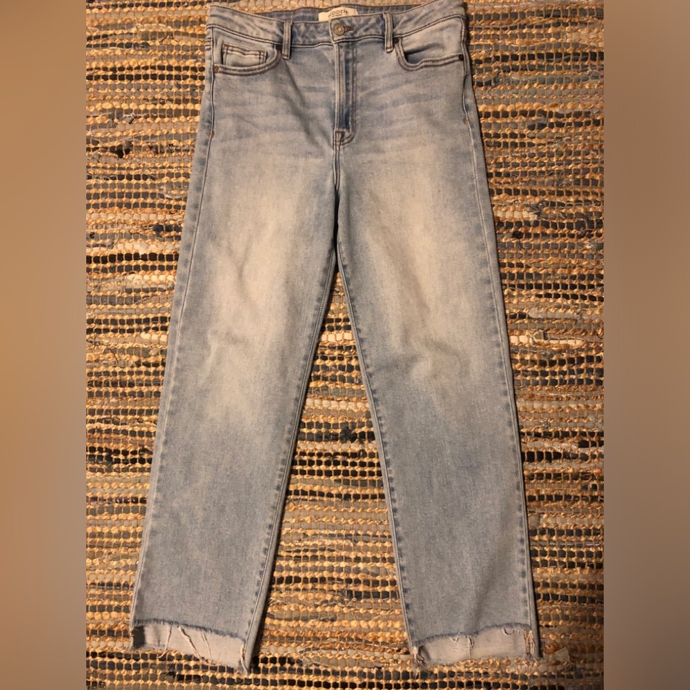 Women’s Hidden Los Angeles Light Wash High Waisted Jeans
Size 30
EUC
